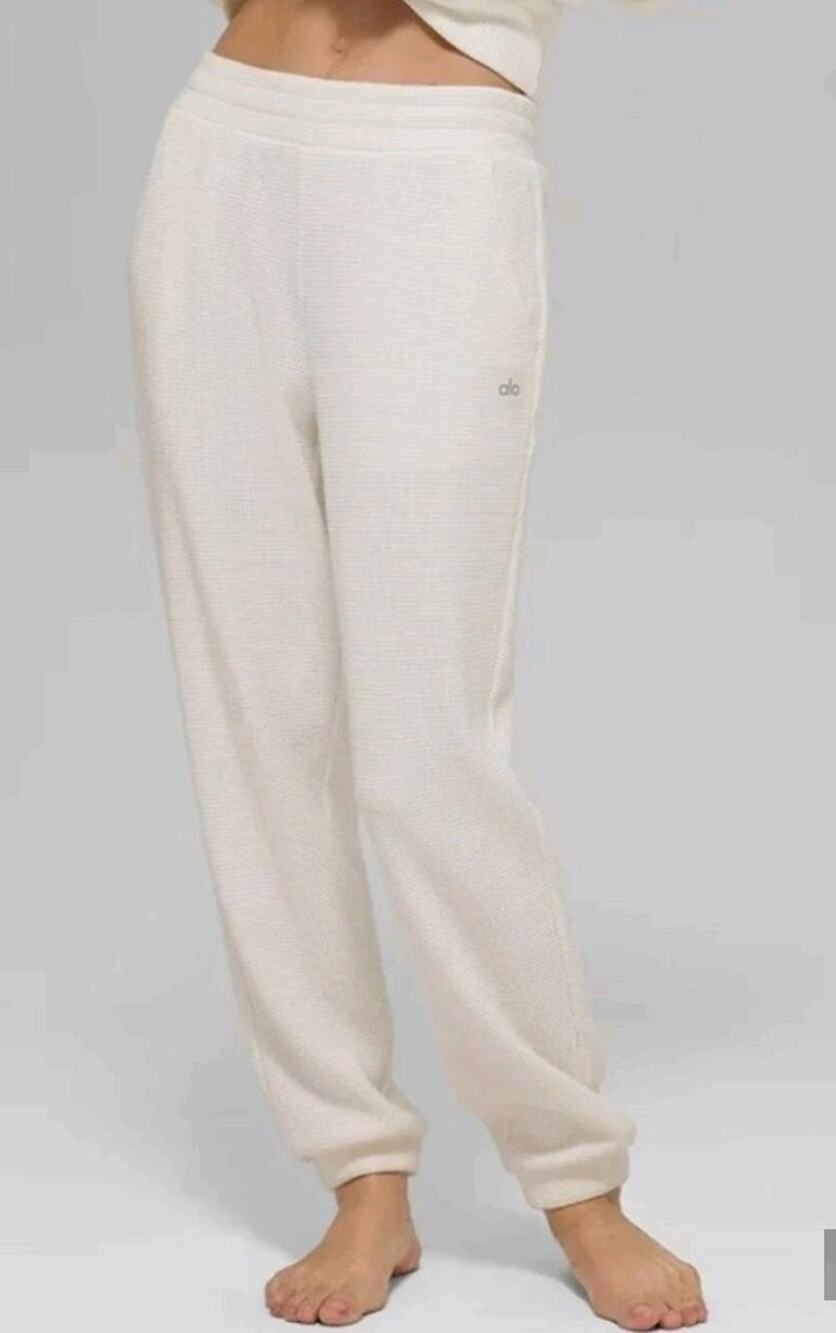 ALO Waffle Weekend Escape Jogger Celana Women's Size Medium Ivory